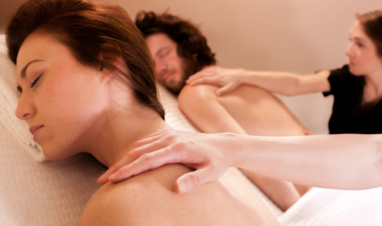 Newwoc_DN_Aigl_massage_couple